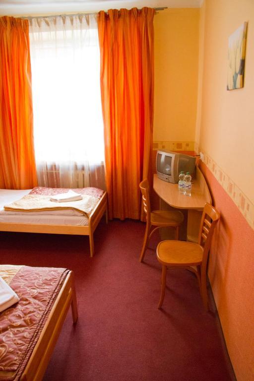 Hotel Iskra Rzeszow Room photo